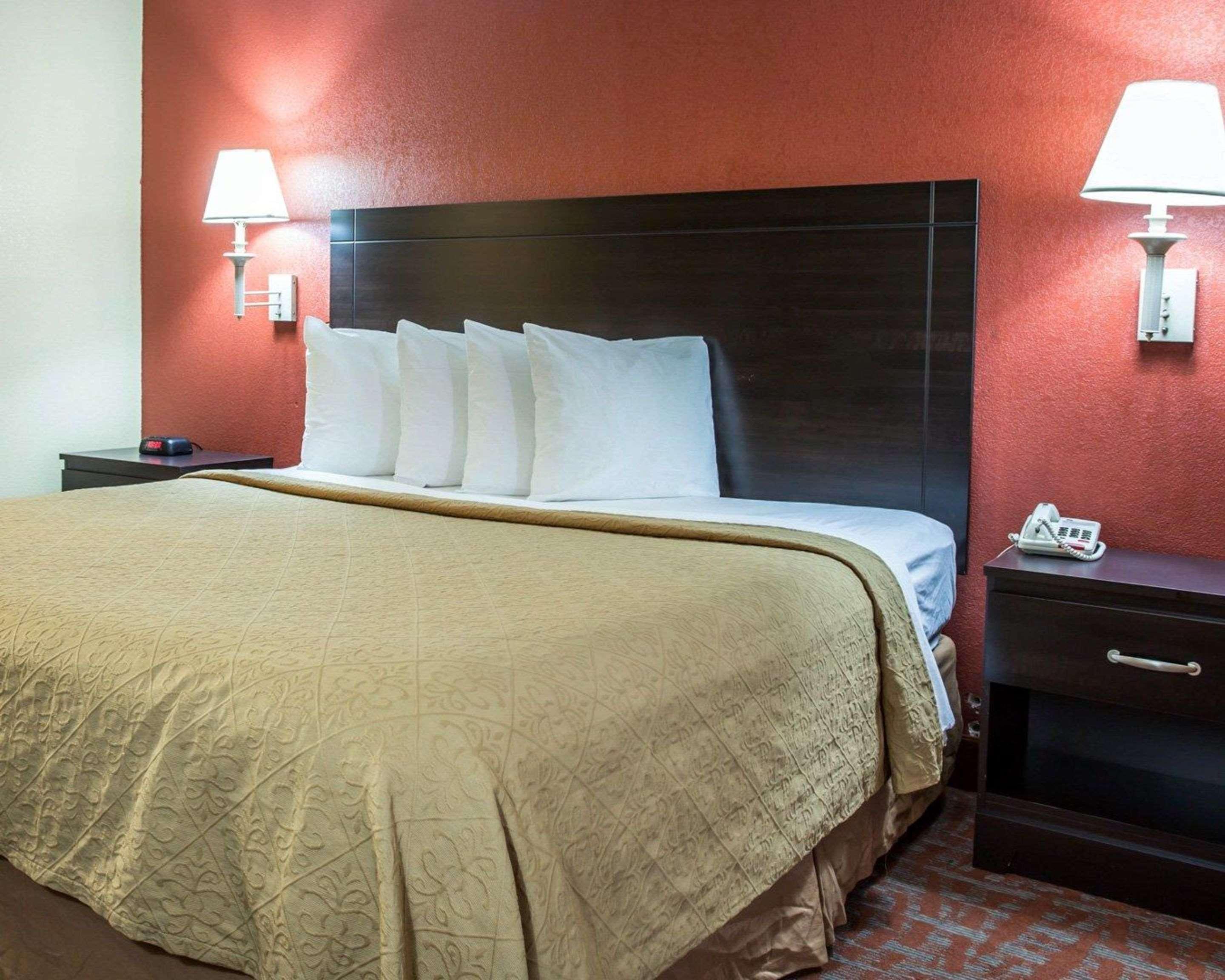 Quality Inn & Suites Monroe Extérieur photo