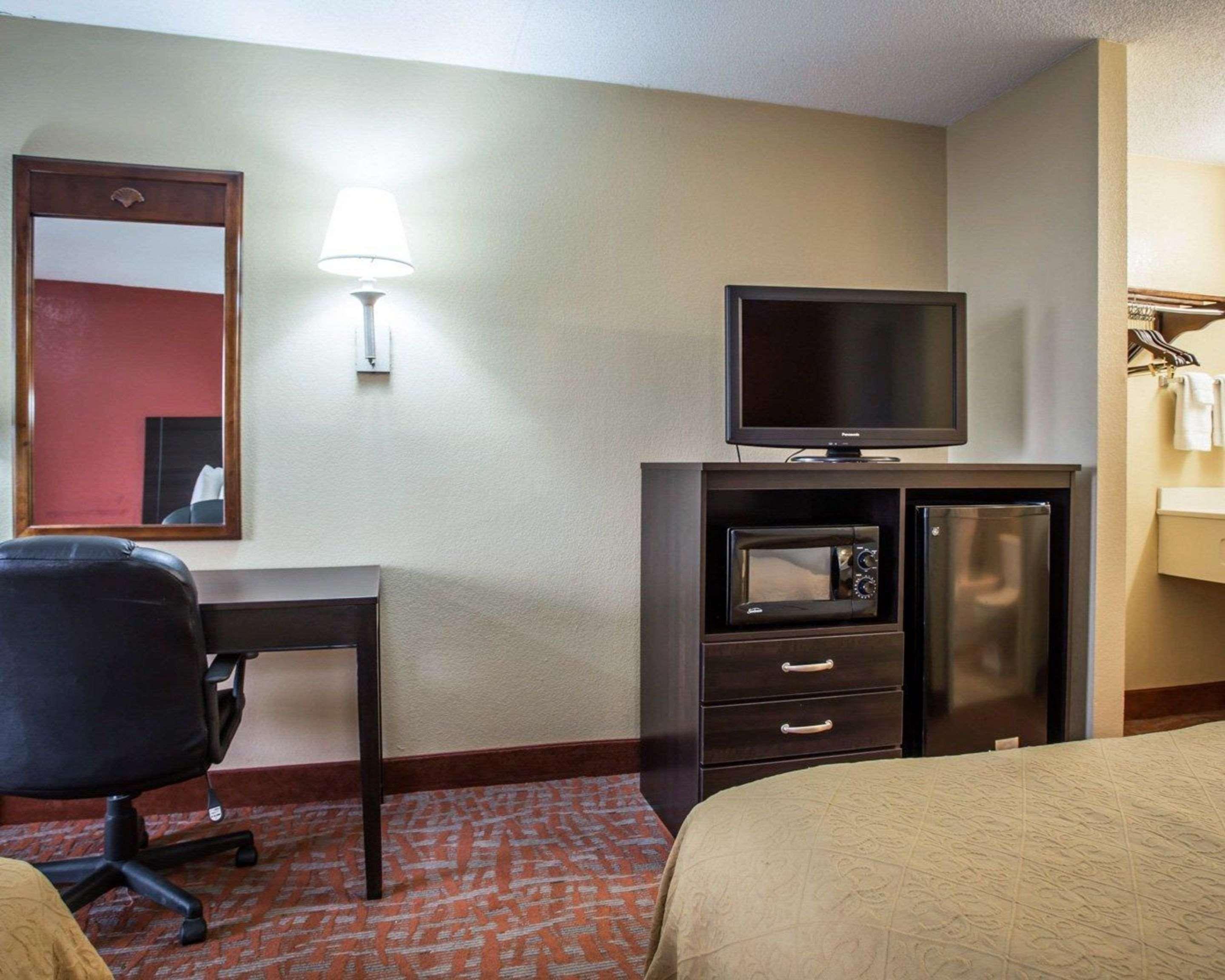 Quality Inn & Suites Monroe Extérieur photo