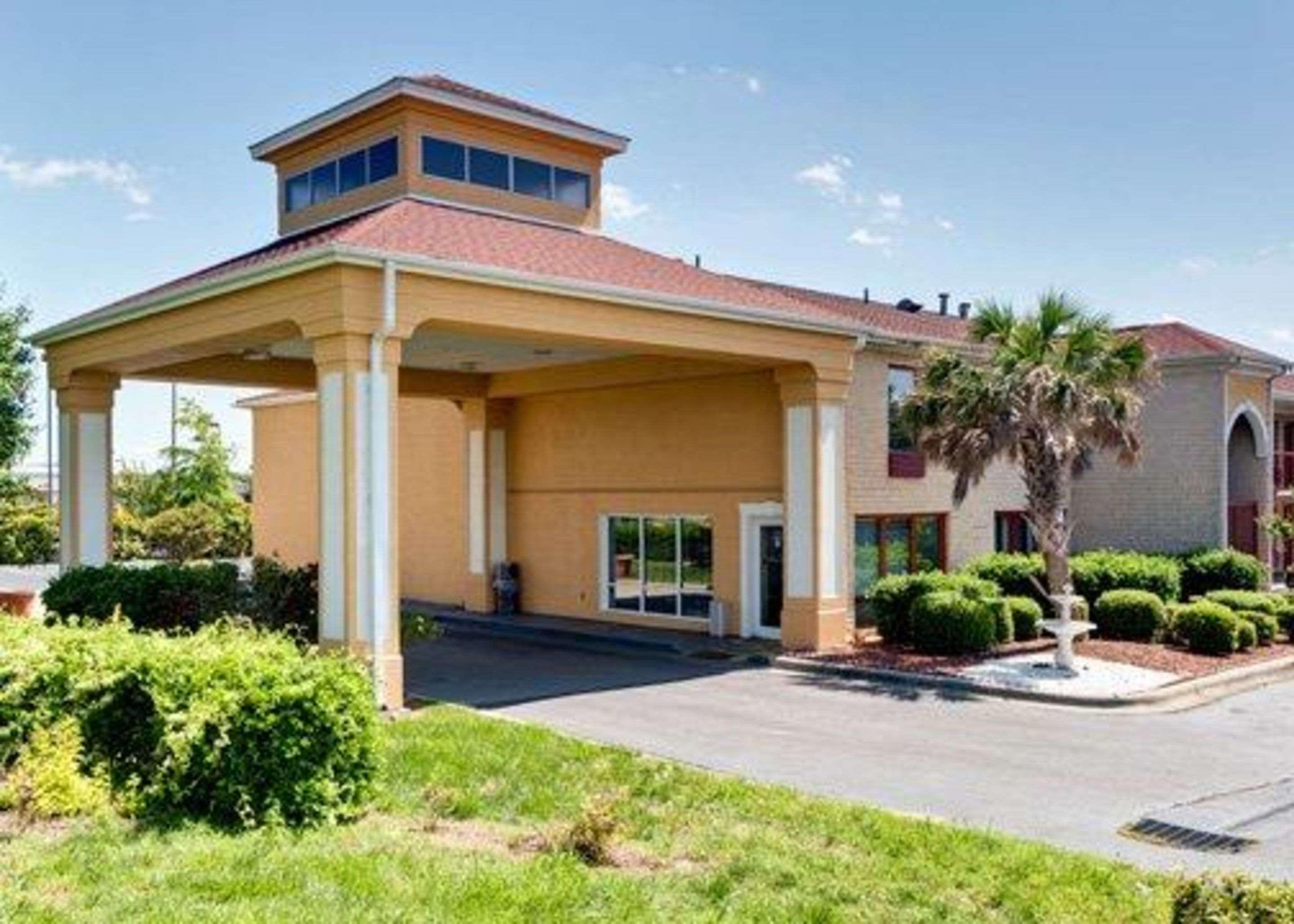 Quality Inn & Suites Monroe Extérieur photo