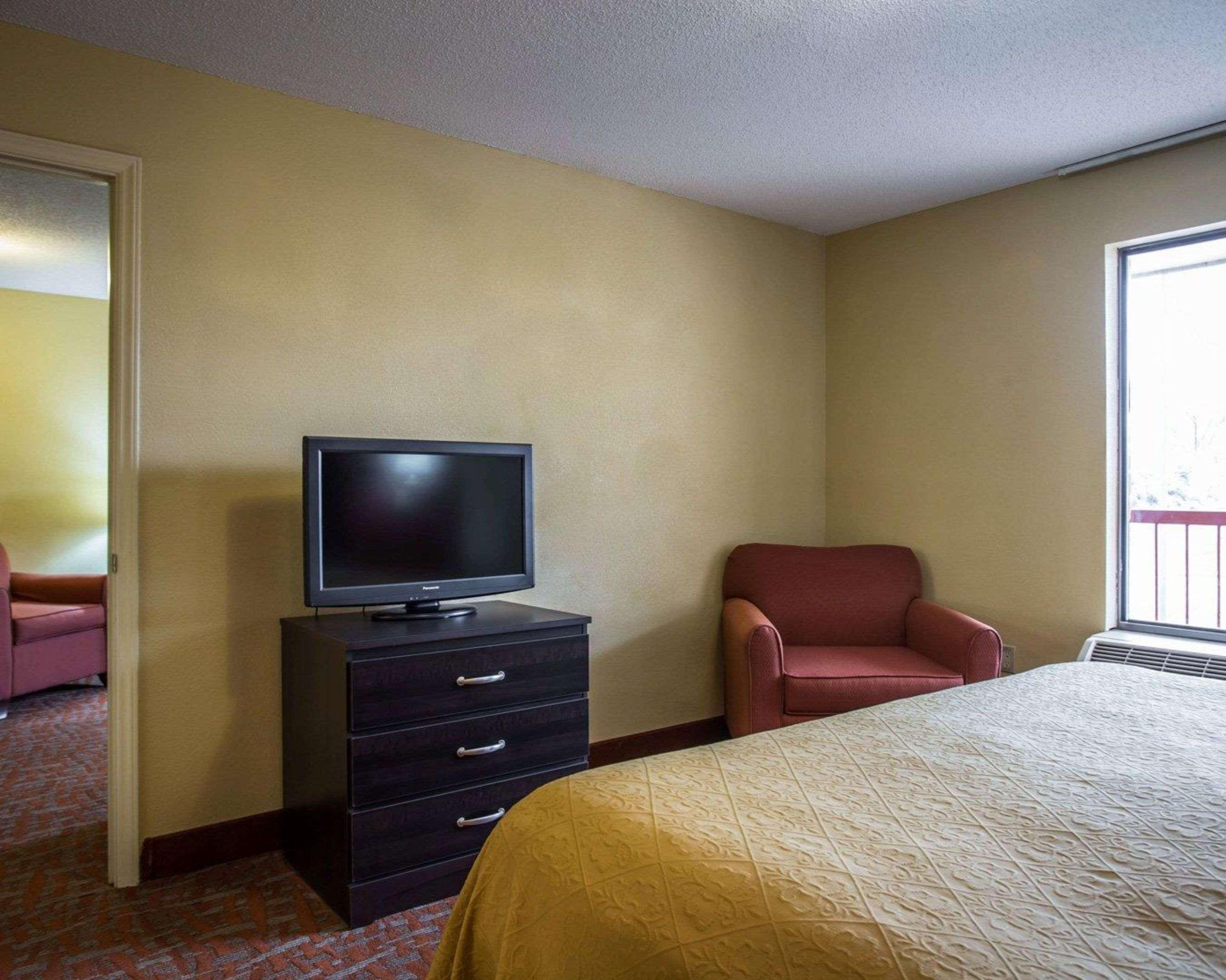 Quality Inn & Suites Monroe Extérieur photo