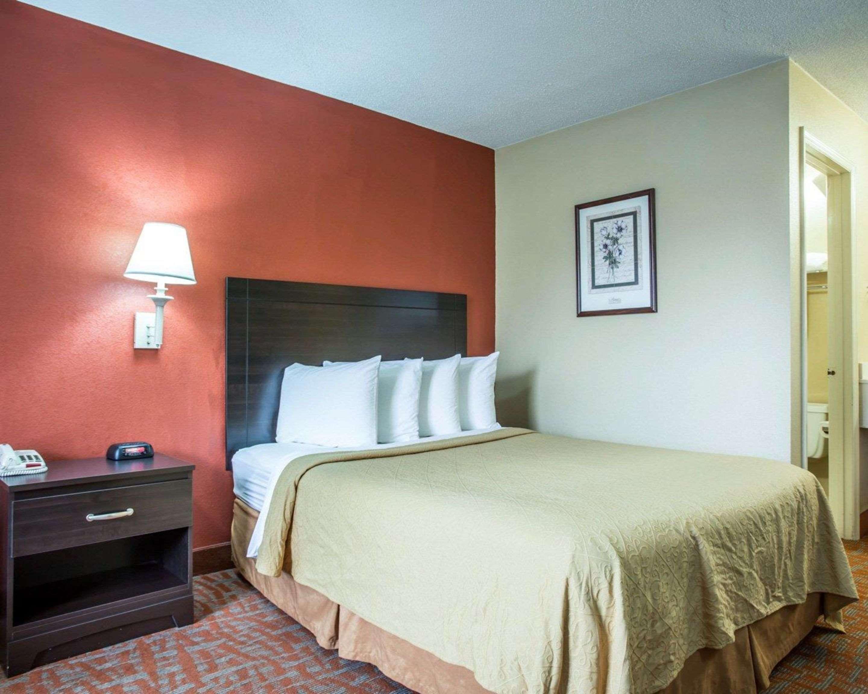 Quality Inn & Suites Monroe Extérieur photo