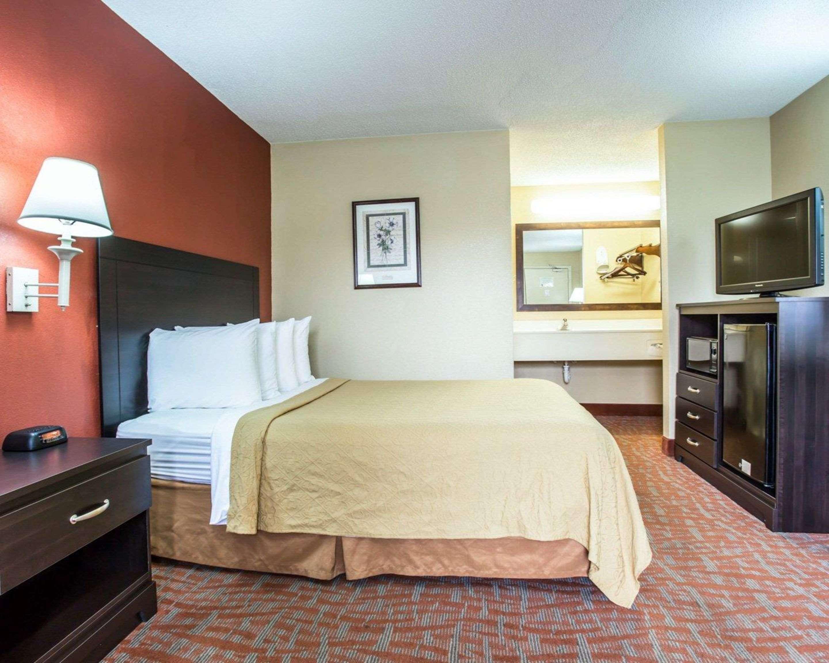Quality Inn & Suites Monroe Extérieur photo