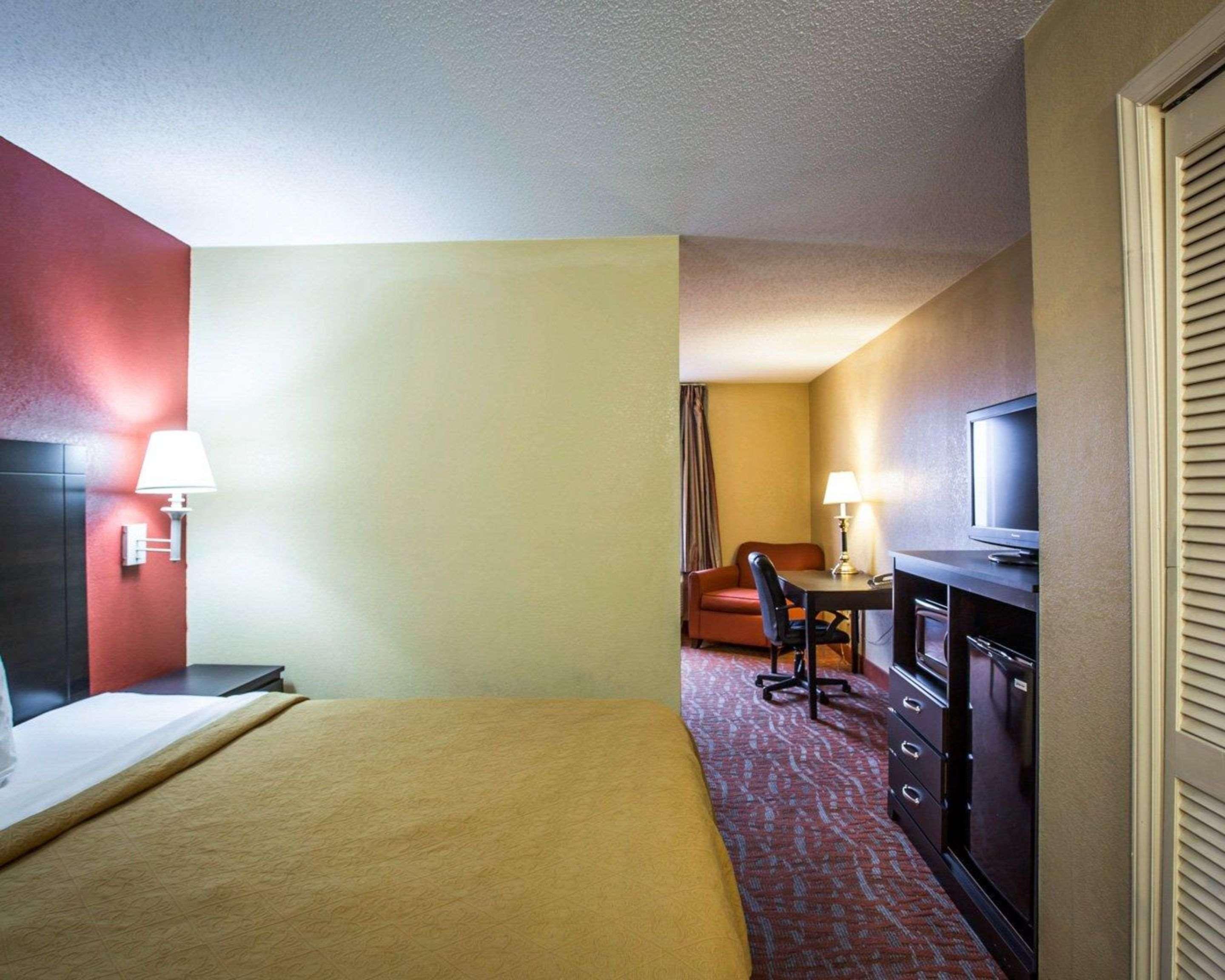 Quality Inn & Suites Monroe Extérieur photo