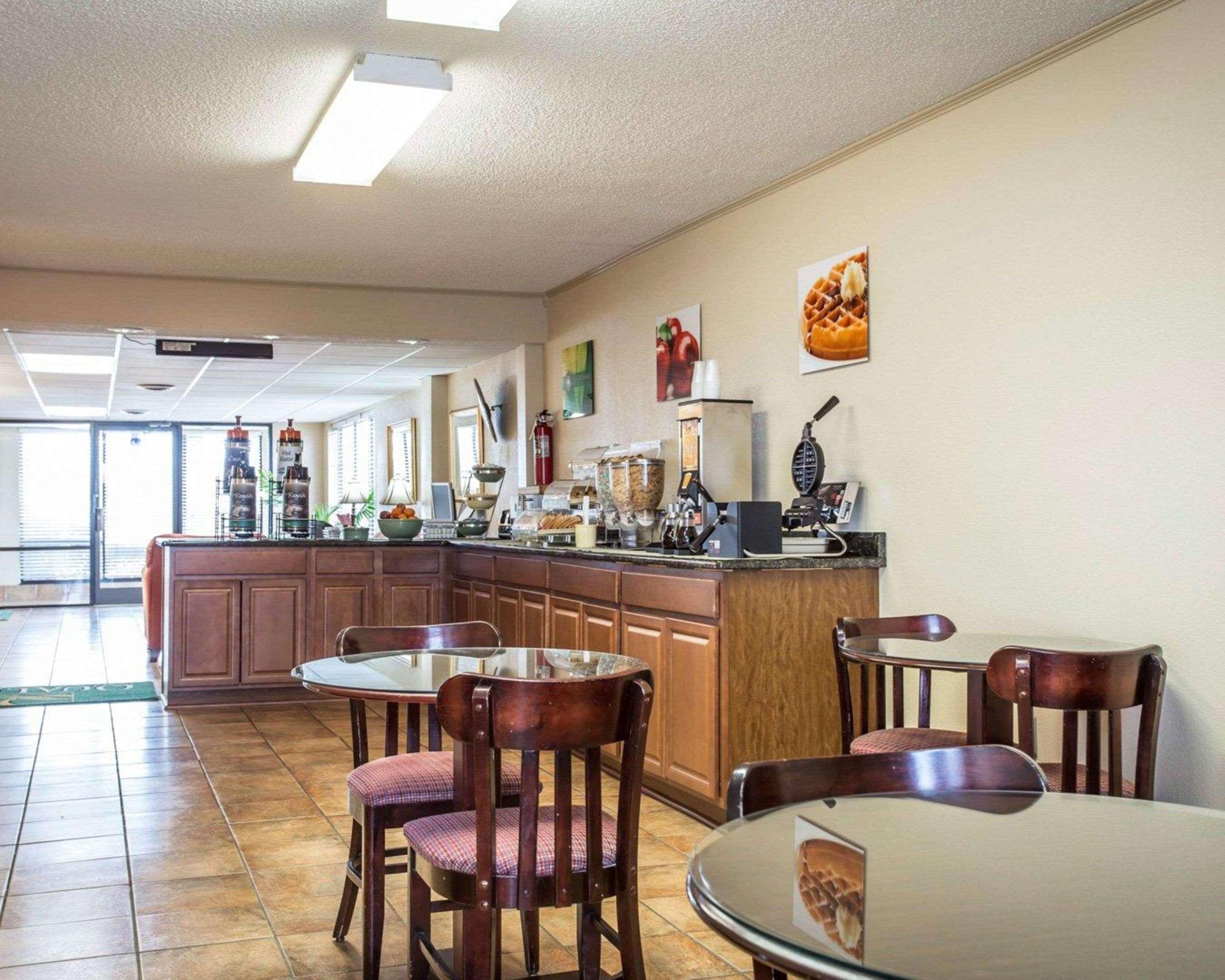 Quality Inn & Suites Monroe Extérieur photo