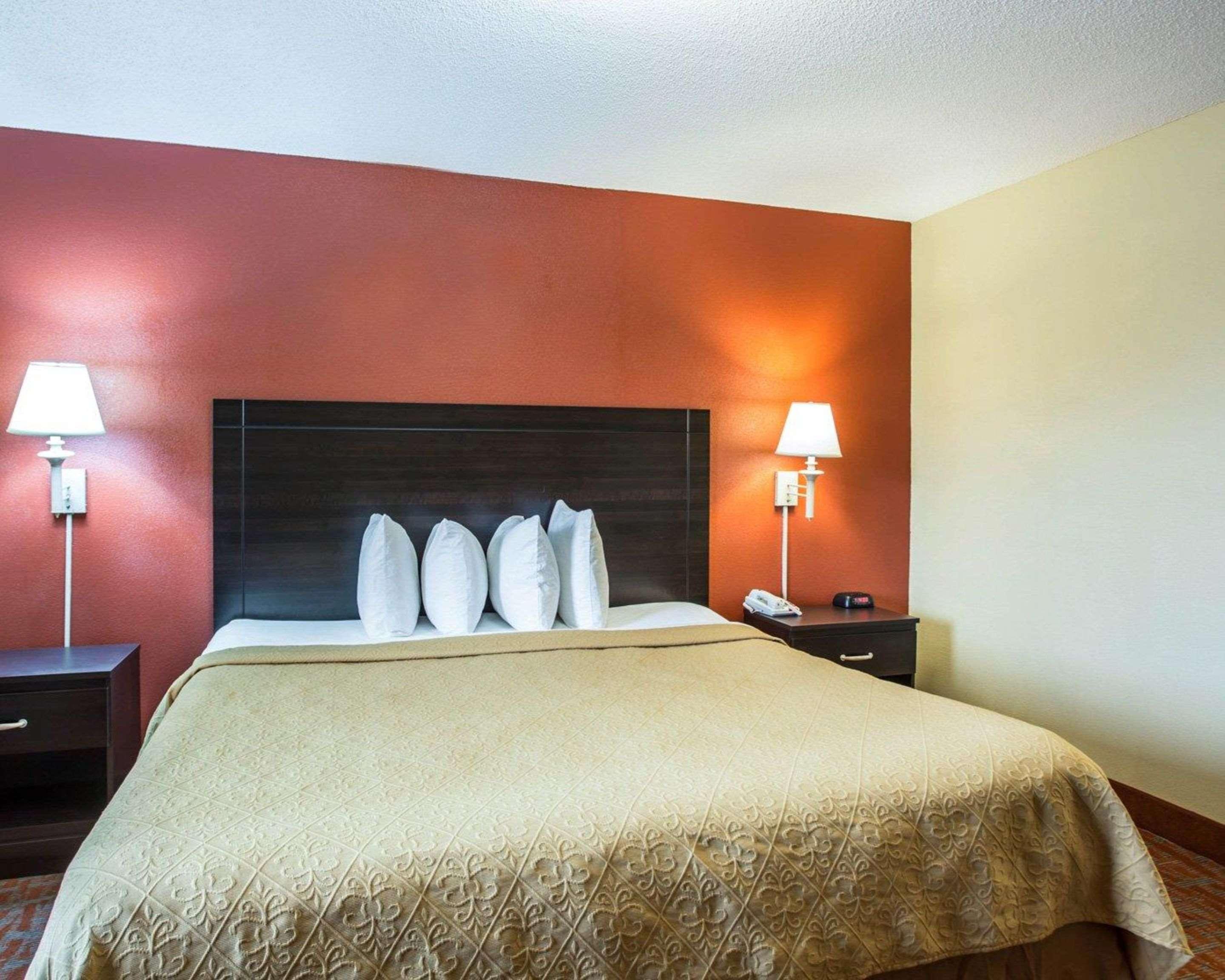 Quality Inn & Suites Monroe Extérieur photo