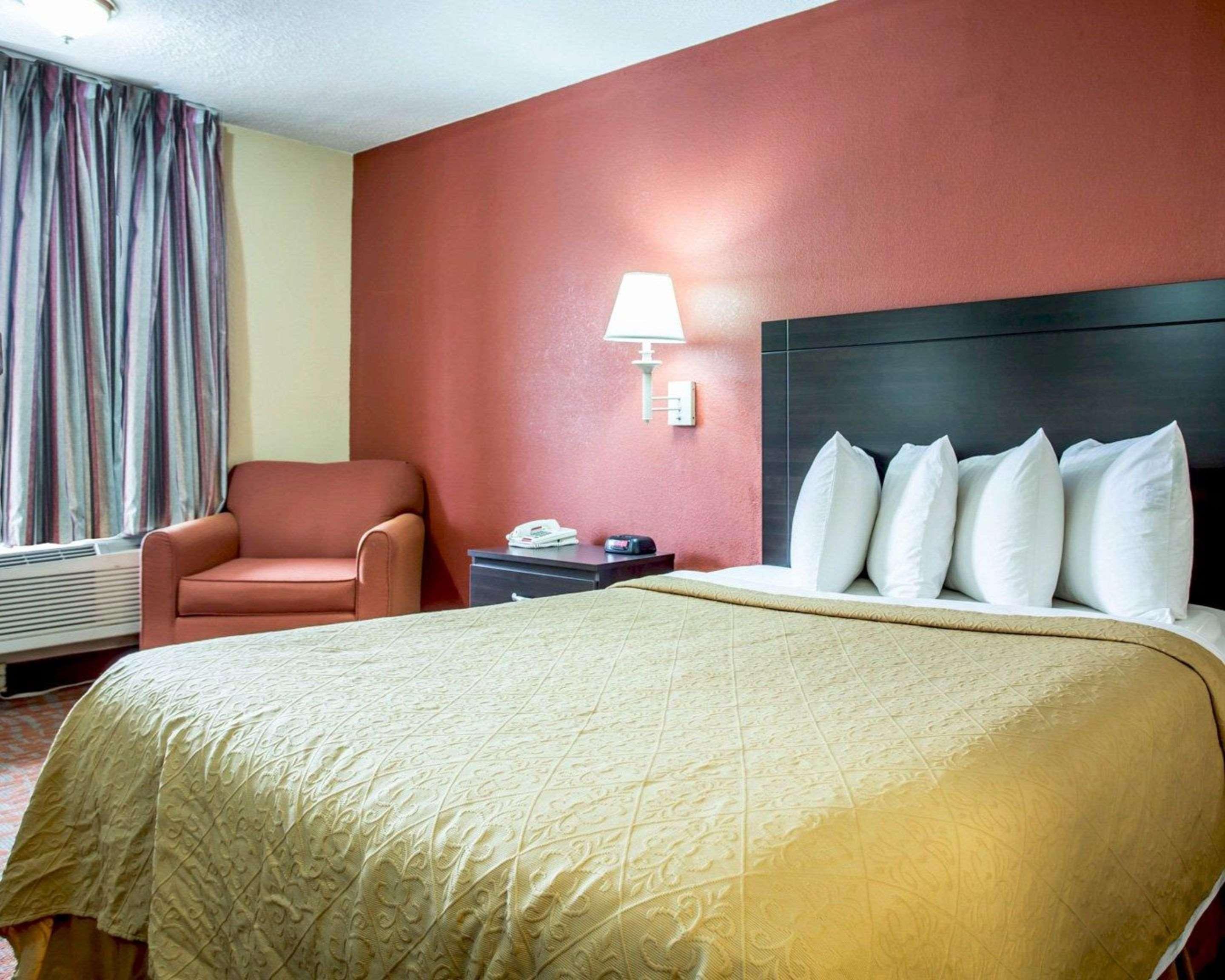 Quality Inn & Suites Monroe Extérieur photo