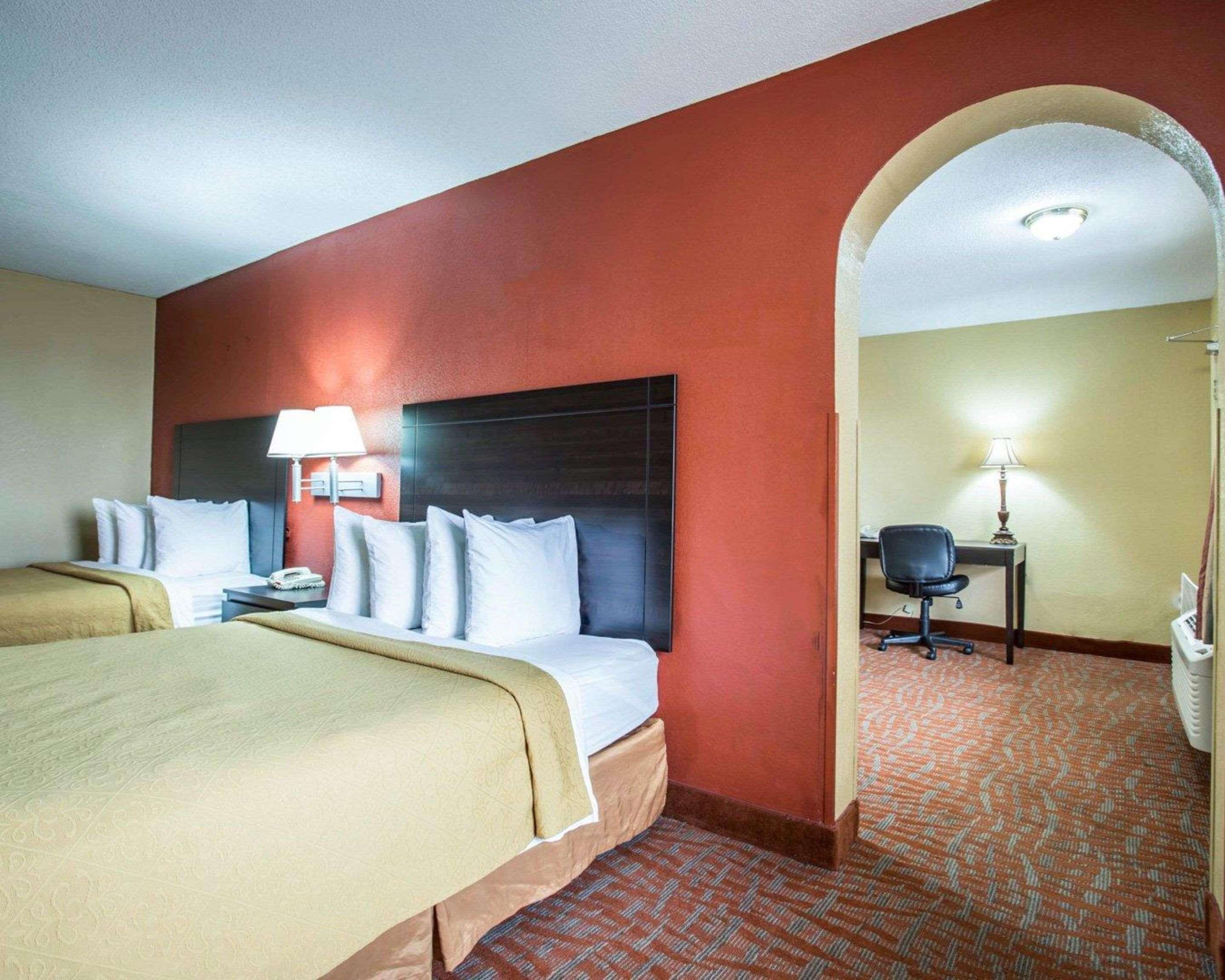 Quality Inn & Suites Monroe Extérieur photo