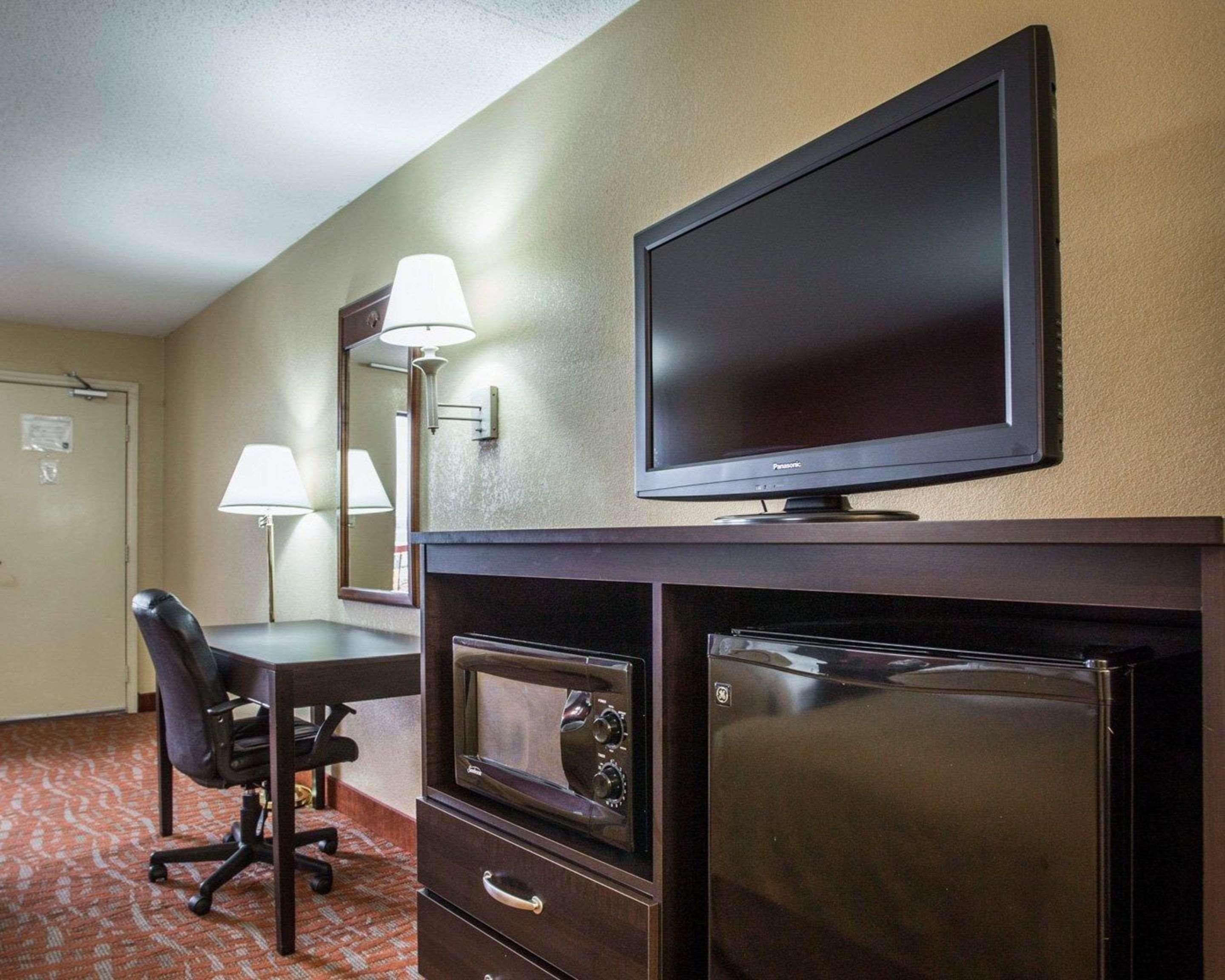 Quality Inn & Suites Monroe Extérieur photo