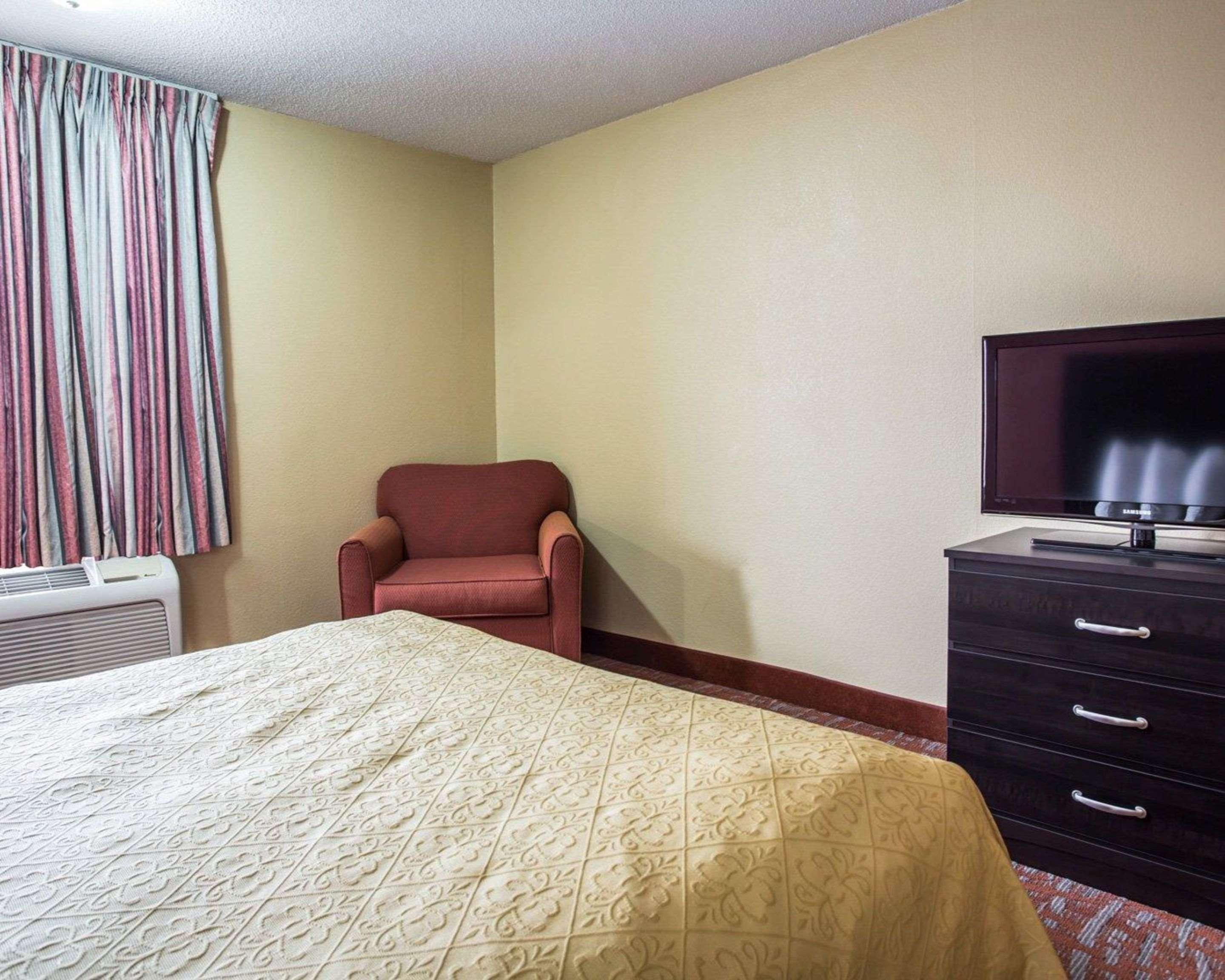 Quality Inn & Suites Monroe Extérieur photo