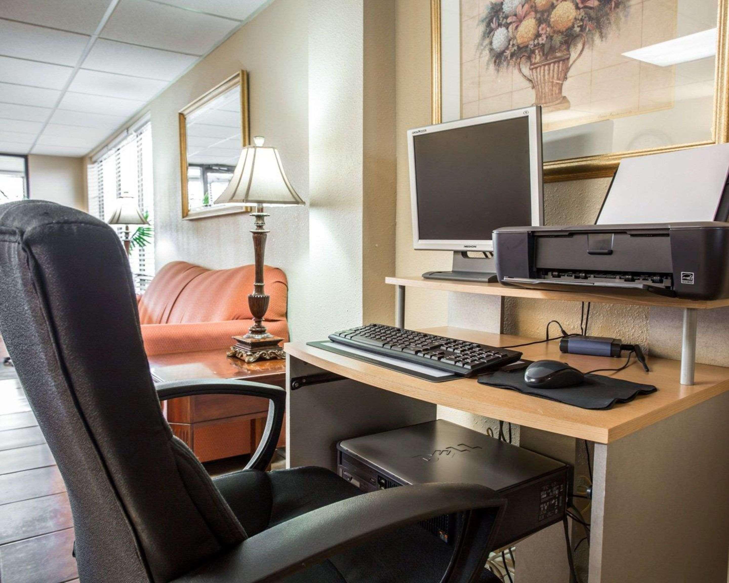 Quality Inn & Suites Monroe Extérieur photo
