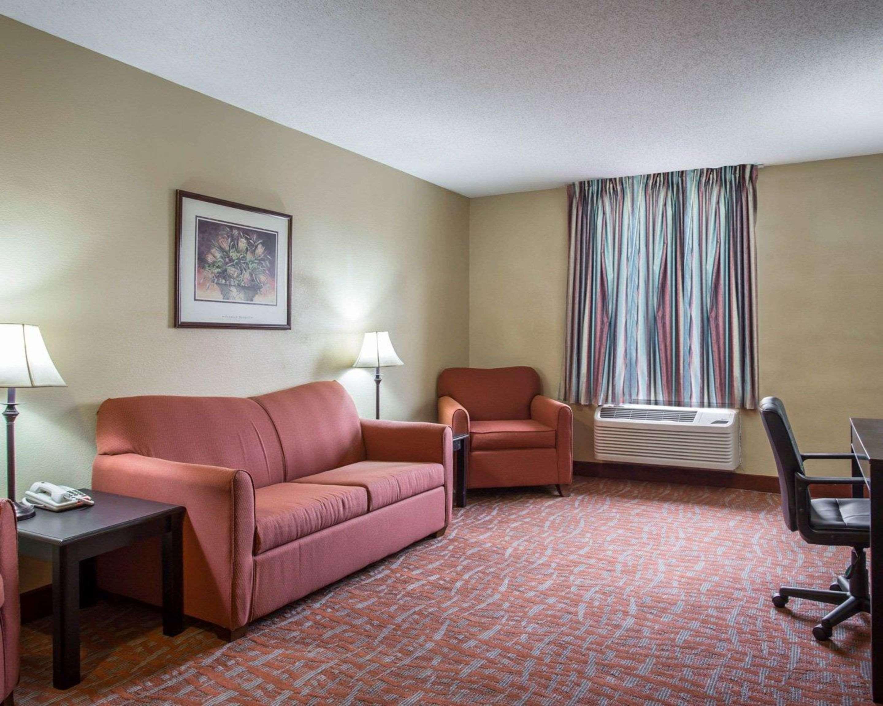 Quality Inn & Suites Monroe Extérieur photo